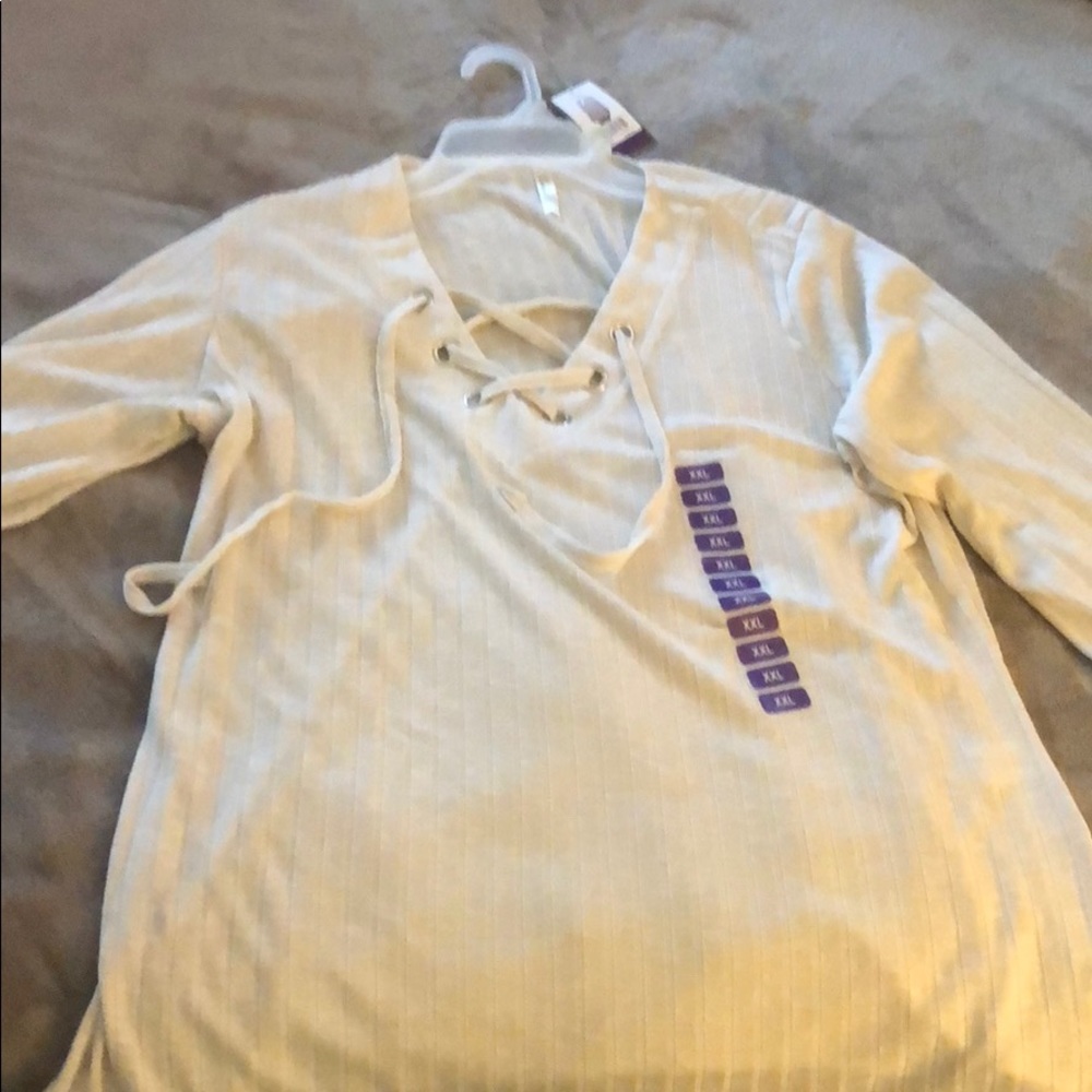 New ladies long sleeve top